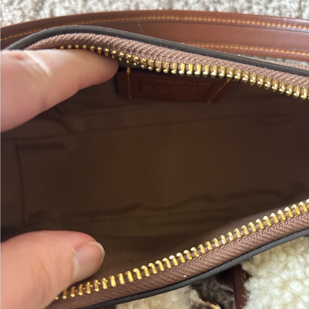 Coach Ashton in Signature Canvas with Shearling Shoulder Bag - Picture 5 of 6